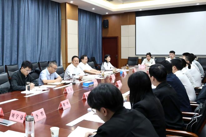 孝南区召开2025年新提拔年轻干部集中座